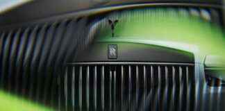 discover-the-features-of-the-new-2025-rolls-royce-cullinan-black-badge