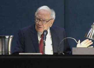 Warren Buffett’s Unusual Move with Apple Stock: What You Need to Know news-15082024-201636