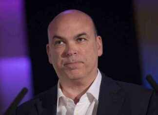 British Tech Entrepreneur Mike Lynch and Morgan Stanley’s Bloomer Rescued from Yacht Accident news-22082024-191504