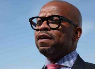 Boeing Defense Unit Chief Colbert Departing, CEO Announces news-21092024-071751