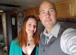 Living in a 200-Square-Foot RV: The Journey of a 42-Year-Old Self-Made Millionaire news-22092024-205730