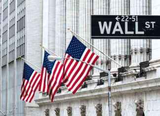 Wall Street Rebound: U.S. Insurers Optimistic Despite Dire Milton Forecast news-12102024-065730