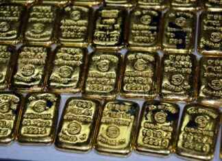 Gold Prices Surge to New Highs, Analysts Predict More Records Ahead news-22102024-092129