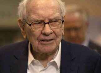 Berkshire Hathaway’s Cash Reserves Exceed $300 Billion as Buffett Sells Stock and Halts Buybacks news-03112024-140958