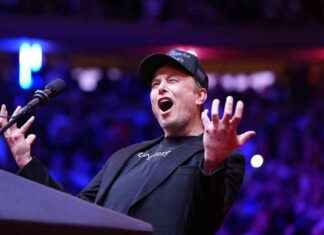 Tesla Reaches $1 Trillion Market Cap After Trump Victory news-08112024-220040