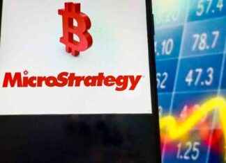 Bitcoin Price Drops Despite MicroStrategy’s Support: What Happened? bitcoin-price-drops-despite-microstrategys-support-what-happened