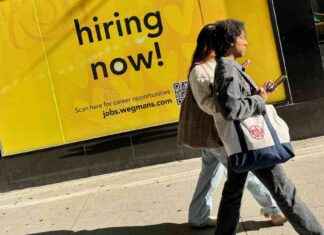 US Economy Shows Strong Growth with 227,000 Jobs Added in November; Unemployment Rate at 4.2% us-economy-shows-strong-growth-with-227000-jobs-added-in-november-unemployment-rate-at-42