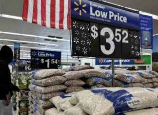 Bill Simon believes Walmart can absorb tariff costs, criticizes ‘doom and gloom’ narrative bill-simon-believes-walmart-can-absorb-tariff-costs-criticizes-doom-and-gloom-narrative