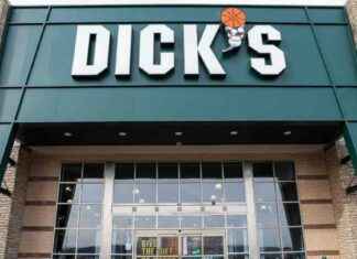 Top Movers: Coinbase, UnitedHealth, Dick’s Sporting Goods, Boot Barn & More top-movers-coinbase-unitedhealth-dicks-sporting-goods-boot-barn-more