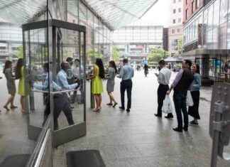 Trade War Shifts Attention: Tariffs Overtake AI in Earnings Calls trade-war-shifts-attention-tariffs-overtake-a-in-earnings-calls