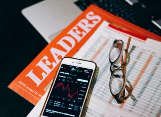 10-Year Chart Analysis Of AUD/USD Trends: What Traders Must Know