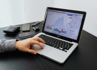 Using The Tick Chart On MetaTrader Platforms: Unlock Trading Secrets