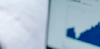 Which Broker Has the Best Mobile App? Discover Top-Rated Choices