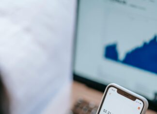 Which Broker Has the Best Mobile App? Discover Top-Rated Choices