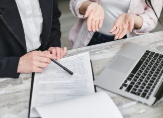 Brokers That Support Multi-Language Customer Service: Why It Matters