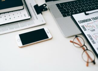 Breakout Vs. Fakeout: How to Avoid Traps and Master Trading