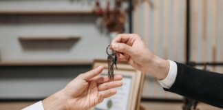 Dealing Desk Vs NDD Brokers: Key Differences You Must Know